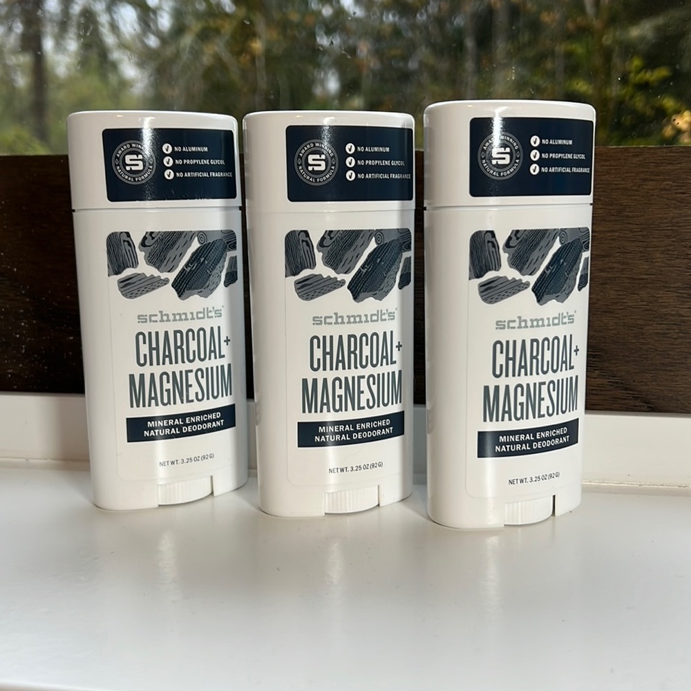 Schmidt’s charcoal + magnesium deodorant